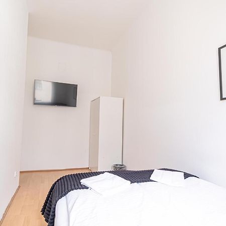 Sweet 3Br Shared Apt Near Wiener Stadthalle & Central Exterior photo